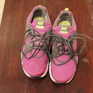 Women's Nike In-Season TR-2 525737-603 - Size 8.5 - Purple Green Running Shoes